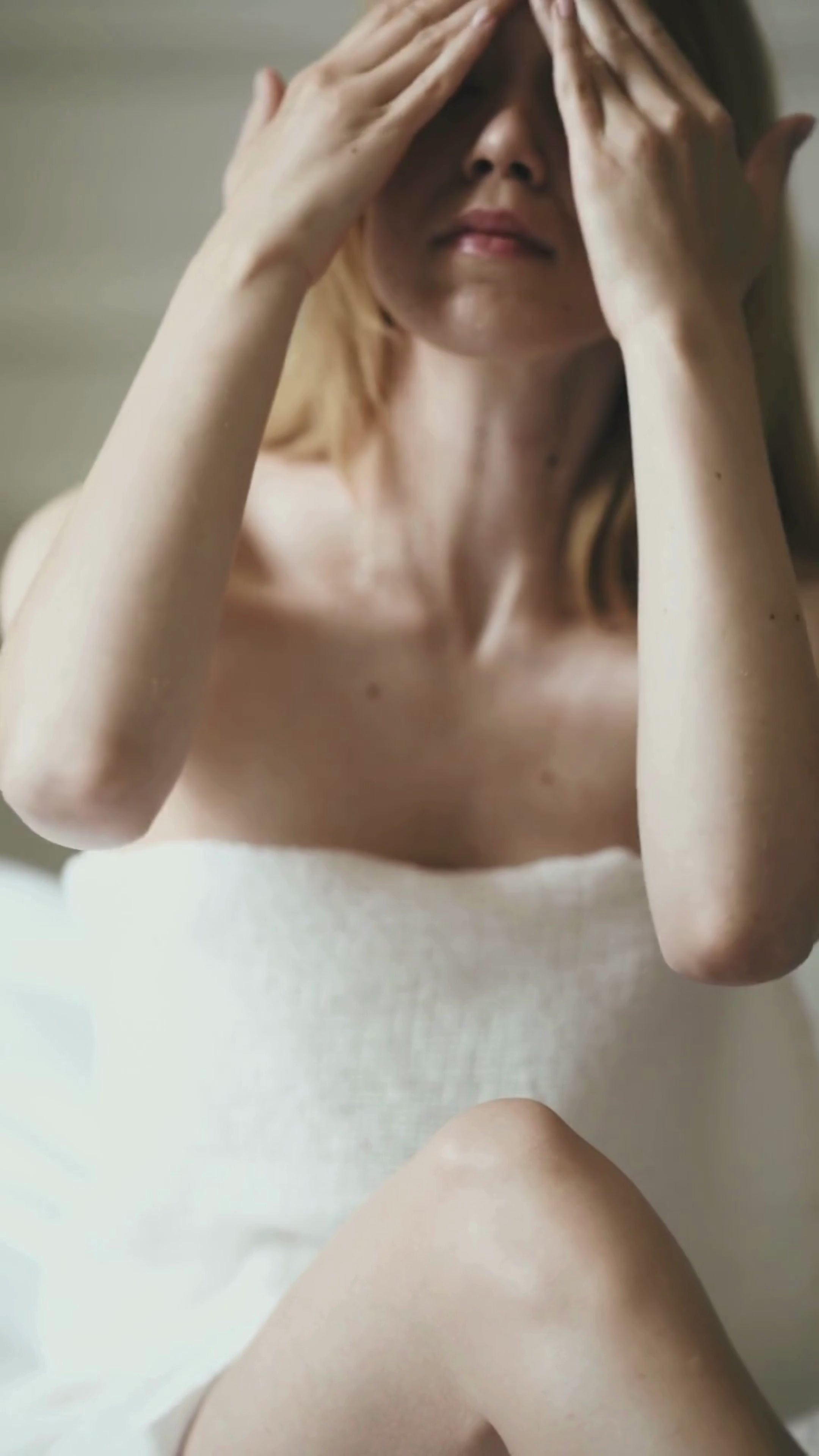 Target blemishes and signs of aging with Niki Newd® Skin Balm & Skin Mist — clean, gentle care.