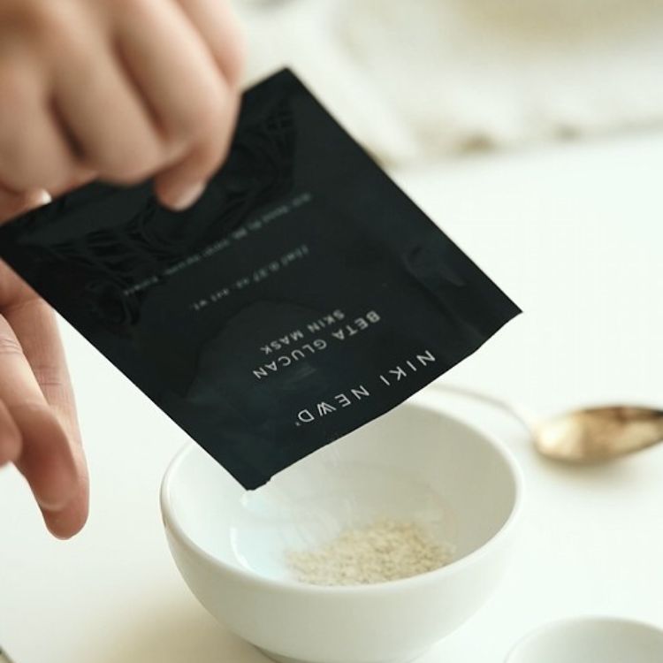 Niki Newd Beta Glucan Mask nourishing face mask for sensitive skin with Finnish colloidal oat and naturally occurring beta-glucan.